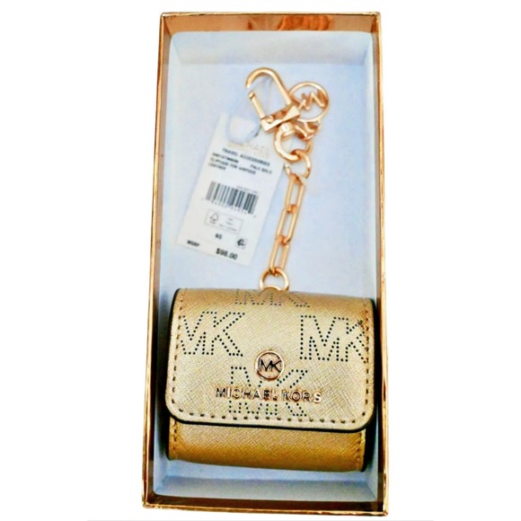 LEATHER CLIP CASE FOR AIRPODS MICHAEL KORS PALE GOLD & GOLD HARDWARE - Picture 6 of 6